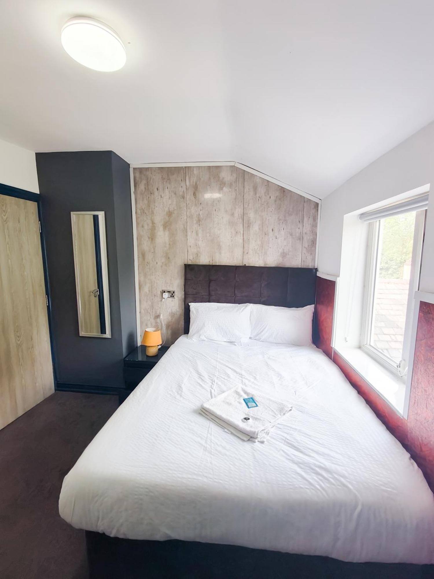 מנצ'סטר Park City Suites Hotel מראה חיצוני תמונה